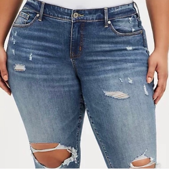 Torrid Distressed Jeans Size 16W Boyfriend - Picture 1 of 4